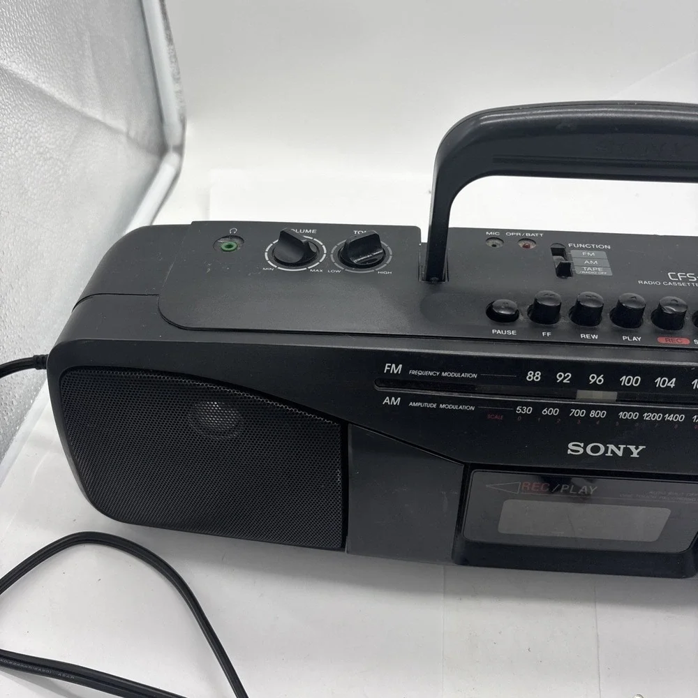 Vintage Sony CFS-204 Raido Dual Cassette Recorder  Boombox. Tape Needs Repair.
